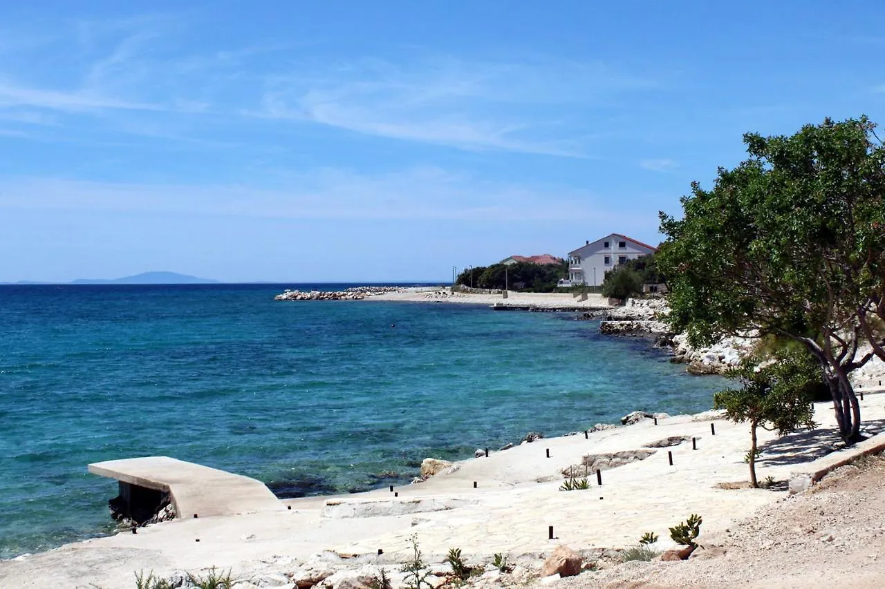 Apartments By The Sea Mandre, Pag - 6507 Kolan