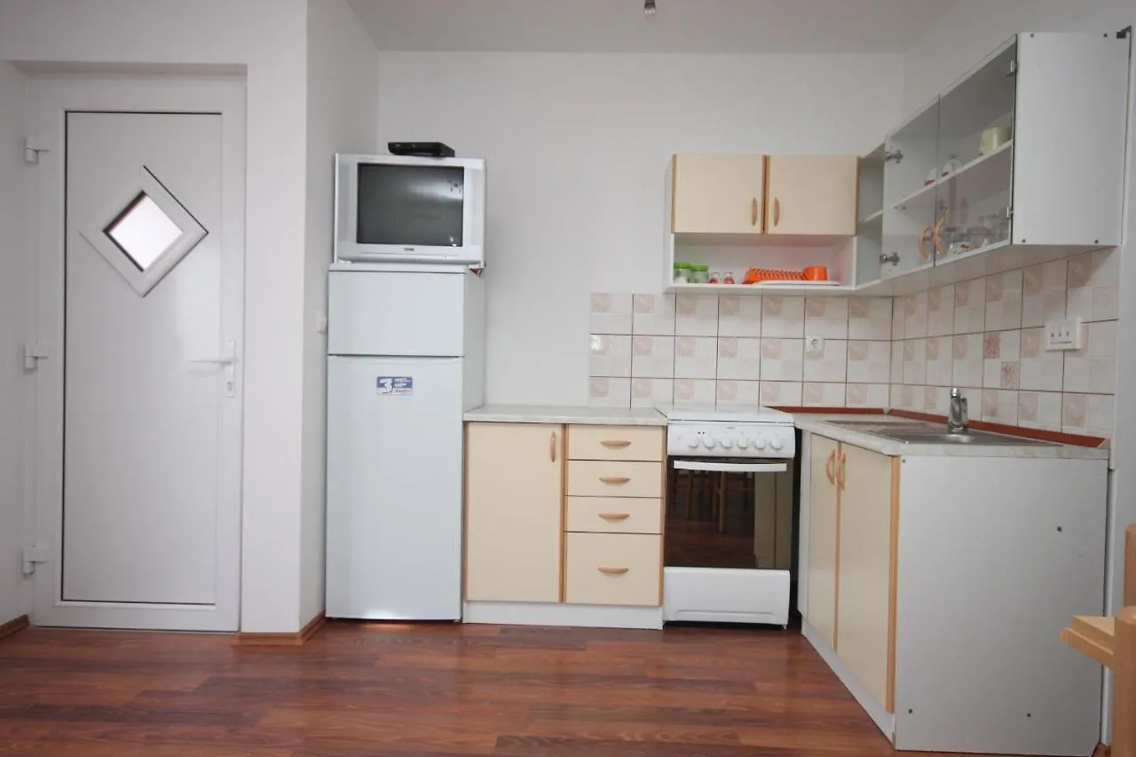 Apartments By The Sea Mandre, Pag - 6507 Kolan