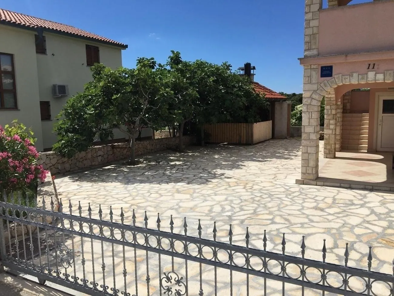 Apartments By The Sea Mandre, Pag - 6507 Kolan